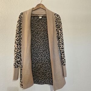 Yet Again Leopard Print Cardigan Sweater Womens Size Medium